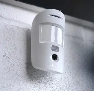 Mobile CCTV tower installed at commercial site in the UK