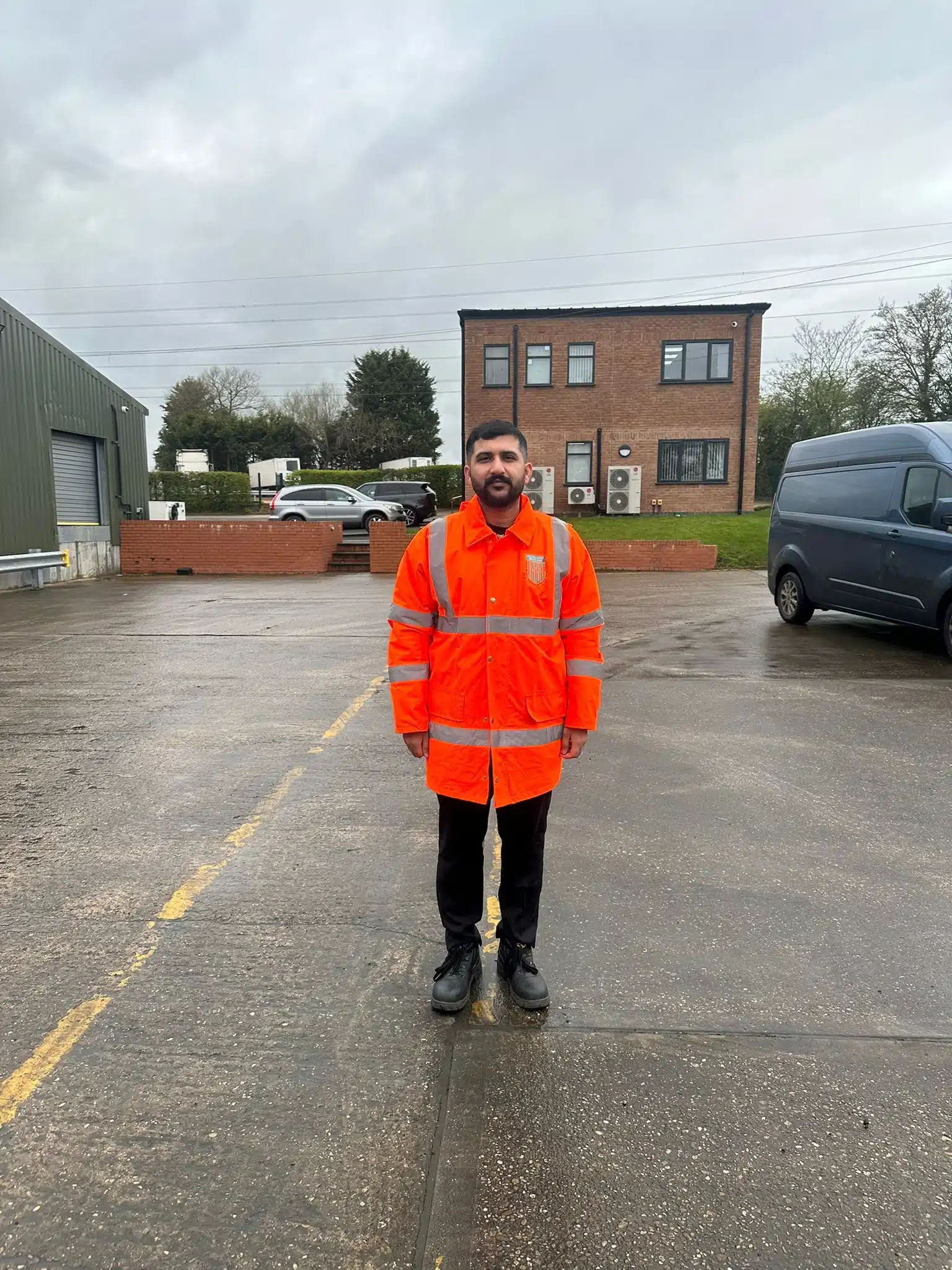 How to choose a security company in Manchester UK – professional security guard providing manned guarding services